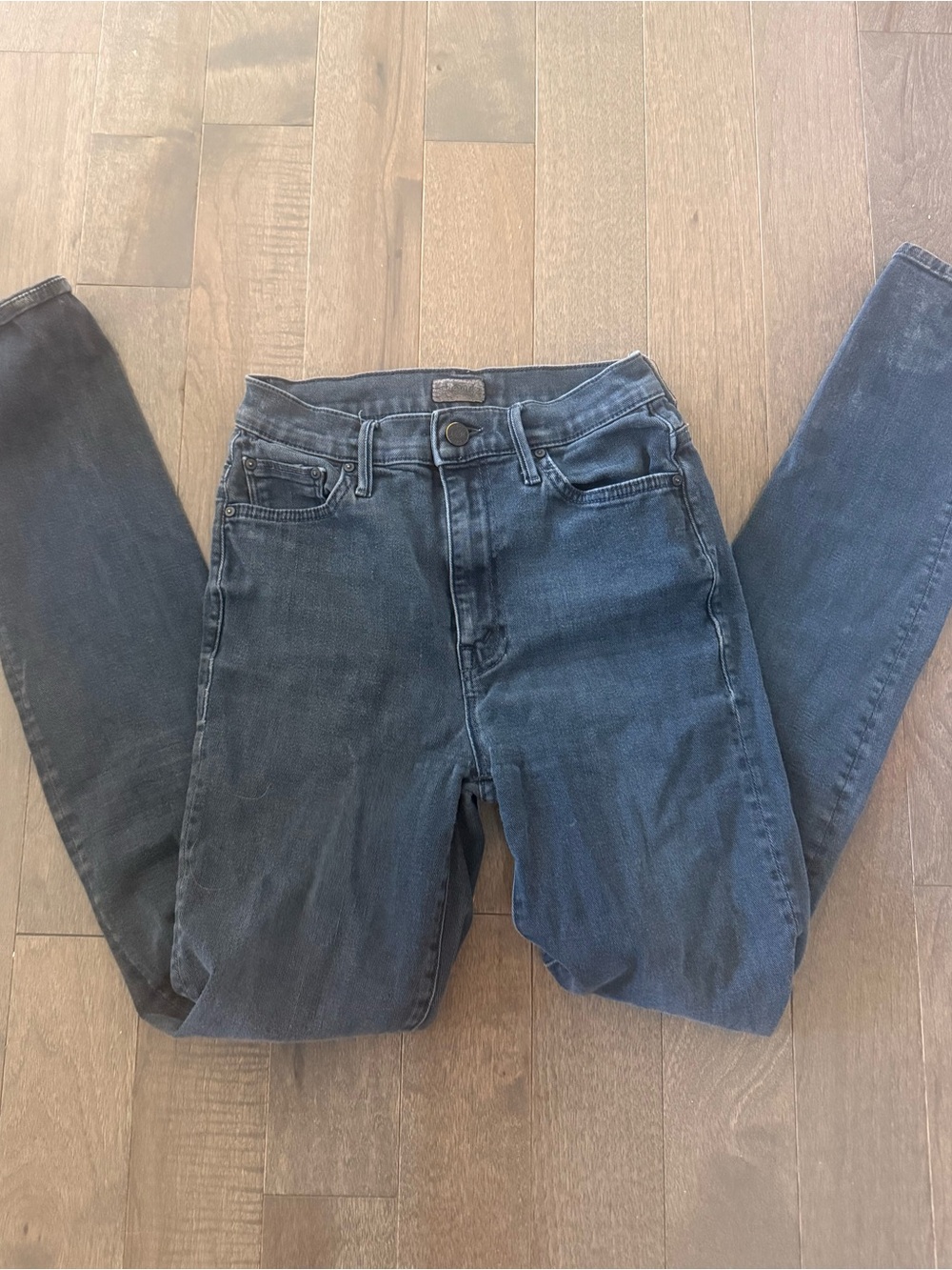 25 MOTHER High-Rise Jeans